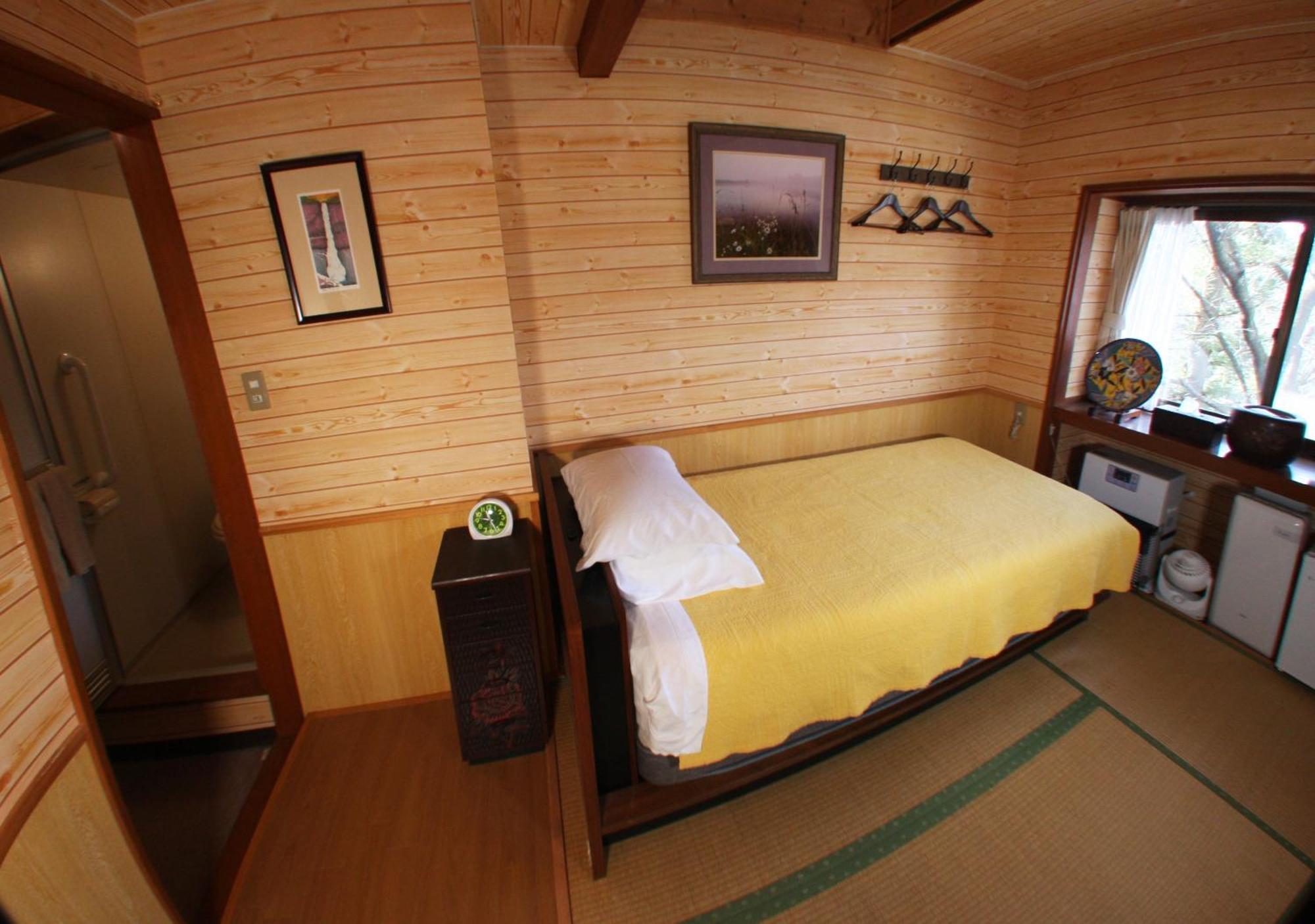 Gableview Forest Inn ゲーブルビュー Никко Номер фото